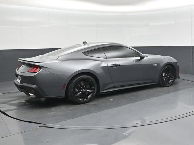 Used 2024 Ford Mustang GT RWD image 3