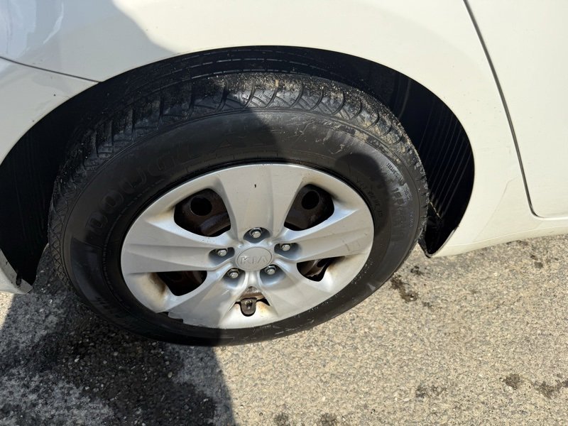 Used 2014 Kia Forte LX image 15