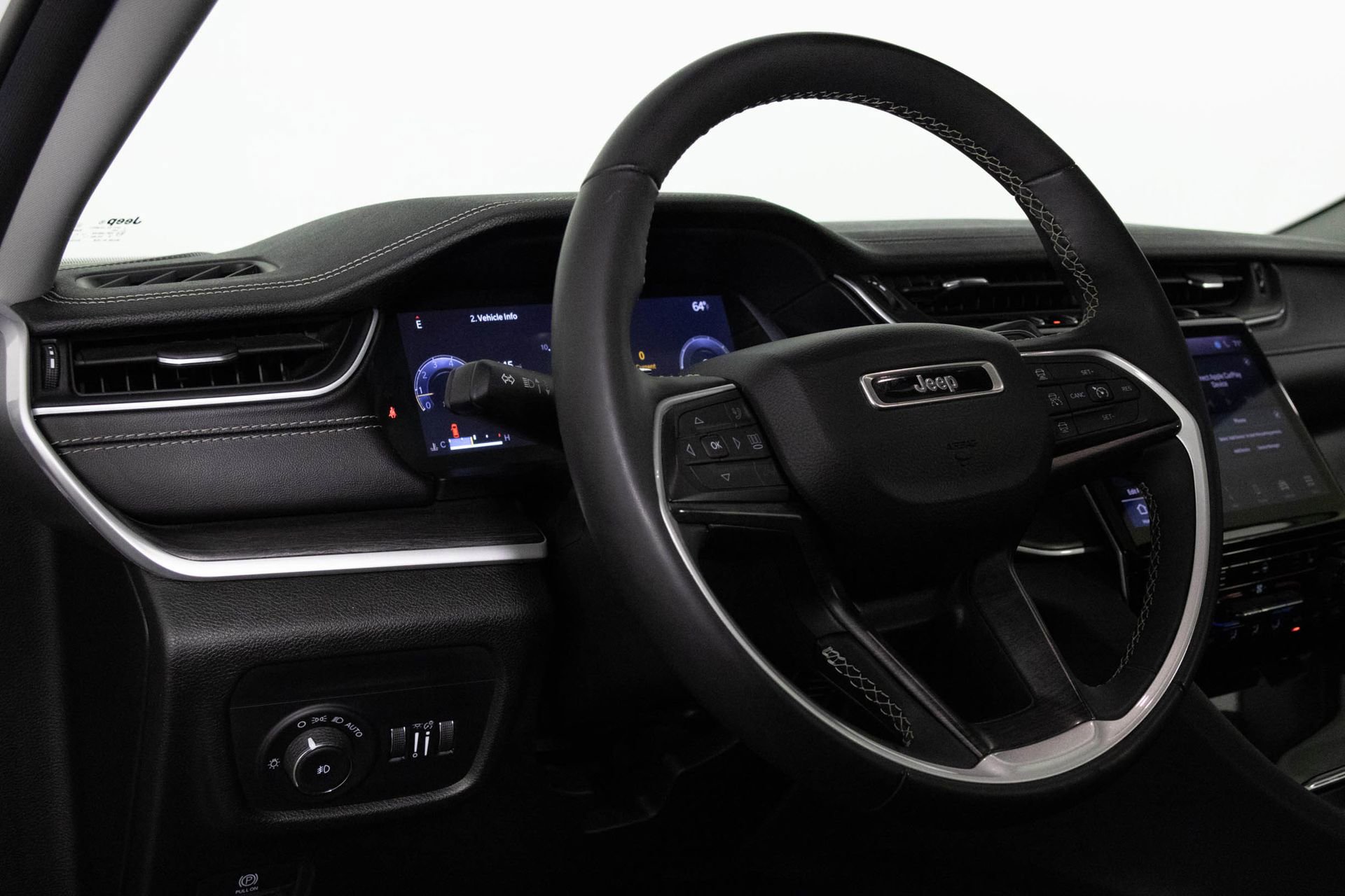 Used 2023 Jeep Grand Cherokee Limited w/ Trailer Tow Prep Group (B) image 33