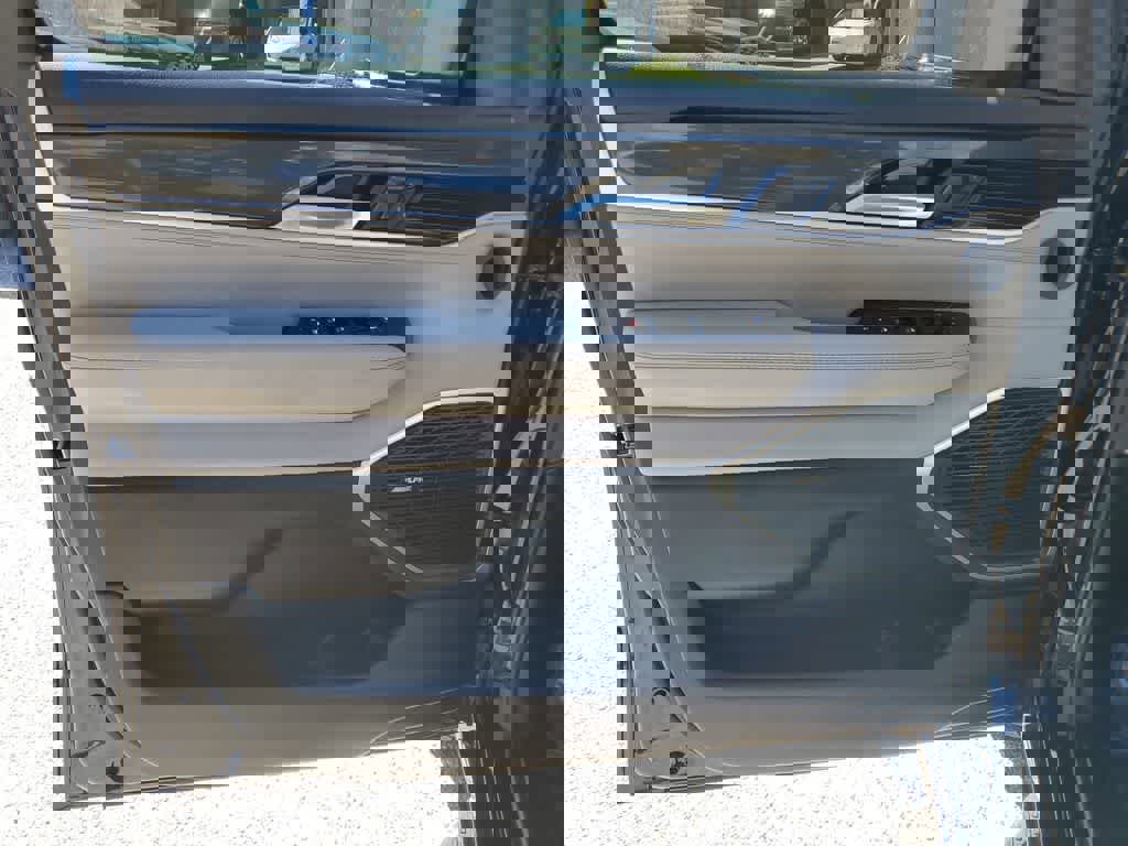 Used 2022 Jeep Wagoneer Series I image 17