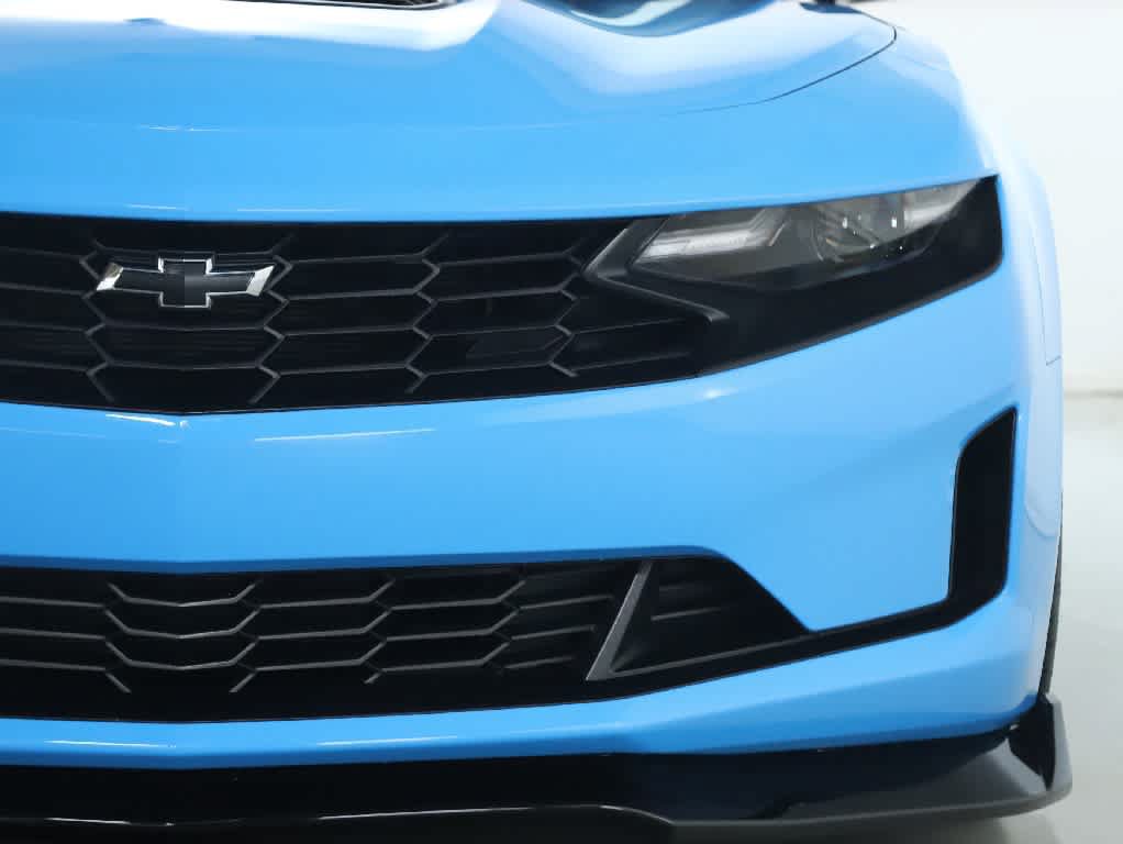 Used 2022 Chevrolet Camaro LT RWD image 7