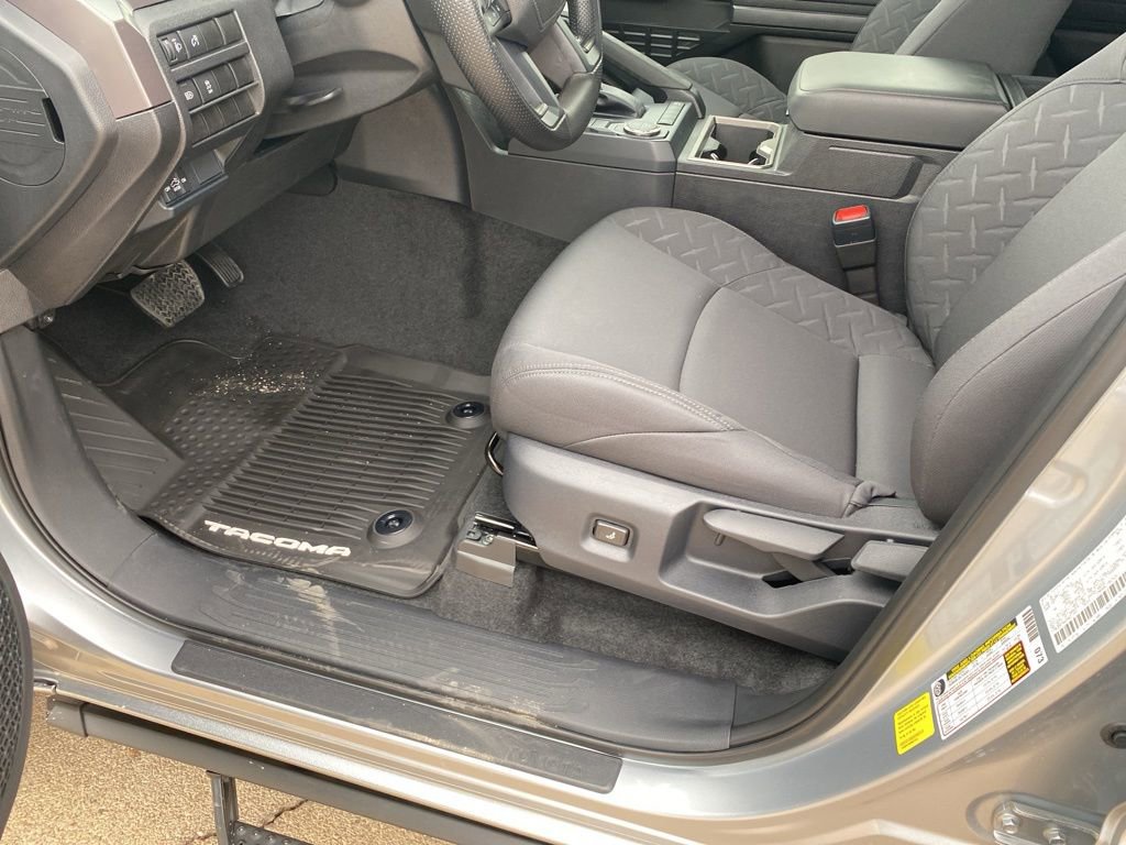 Used 2025 Toyota Tacoma SR5 image 8