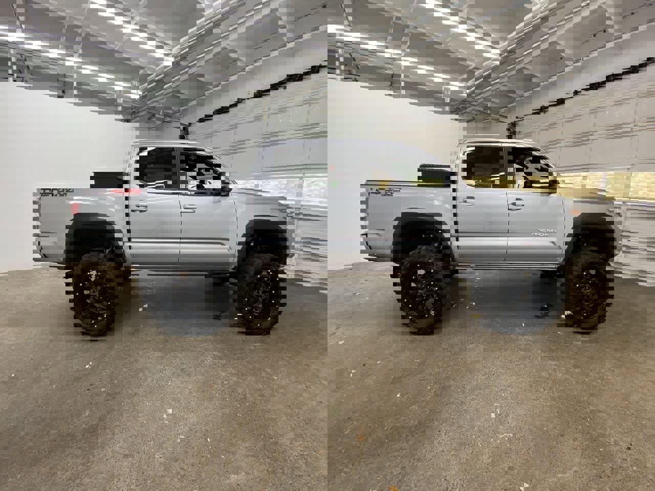 Used 2020 Toyota Tacoma TRD Off-Road image 7