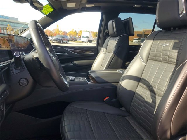 Used 2023 Cadillac Escalade Premium Luxury Platinum image 13