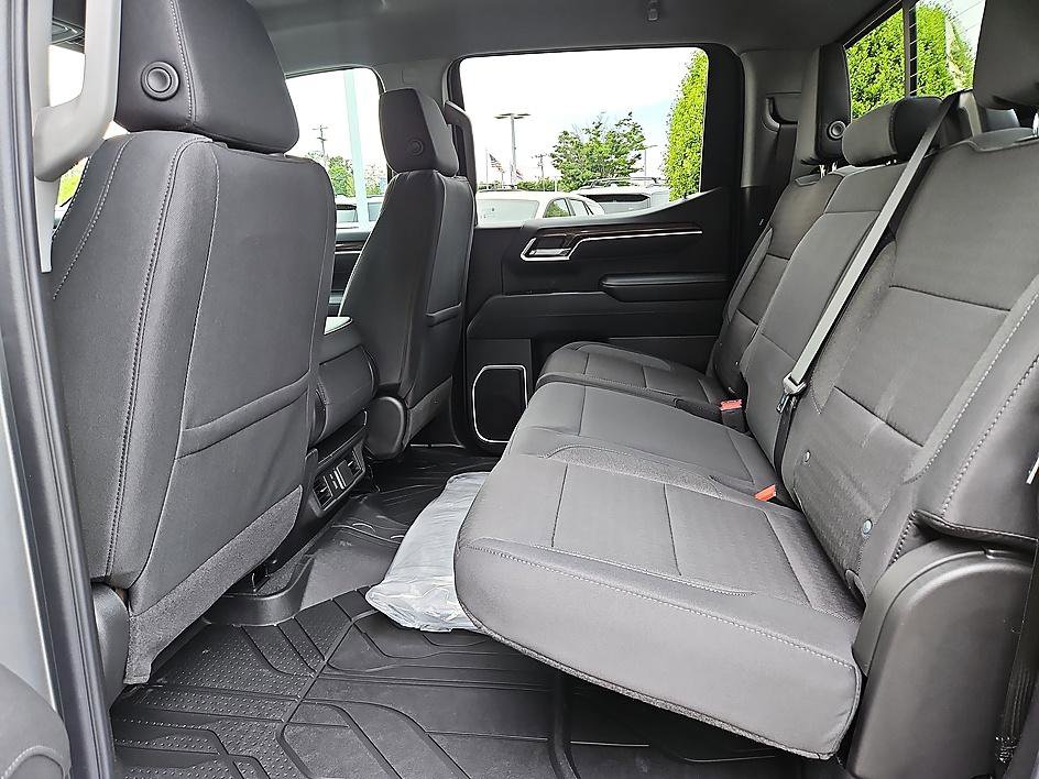New 2026 Chevrolet Silverado 1500 LT w/ LPO, Dark Essentials Package AWD/4WD image 11