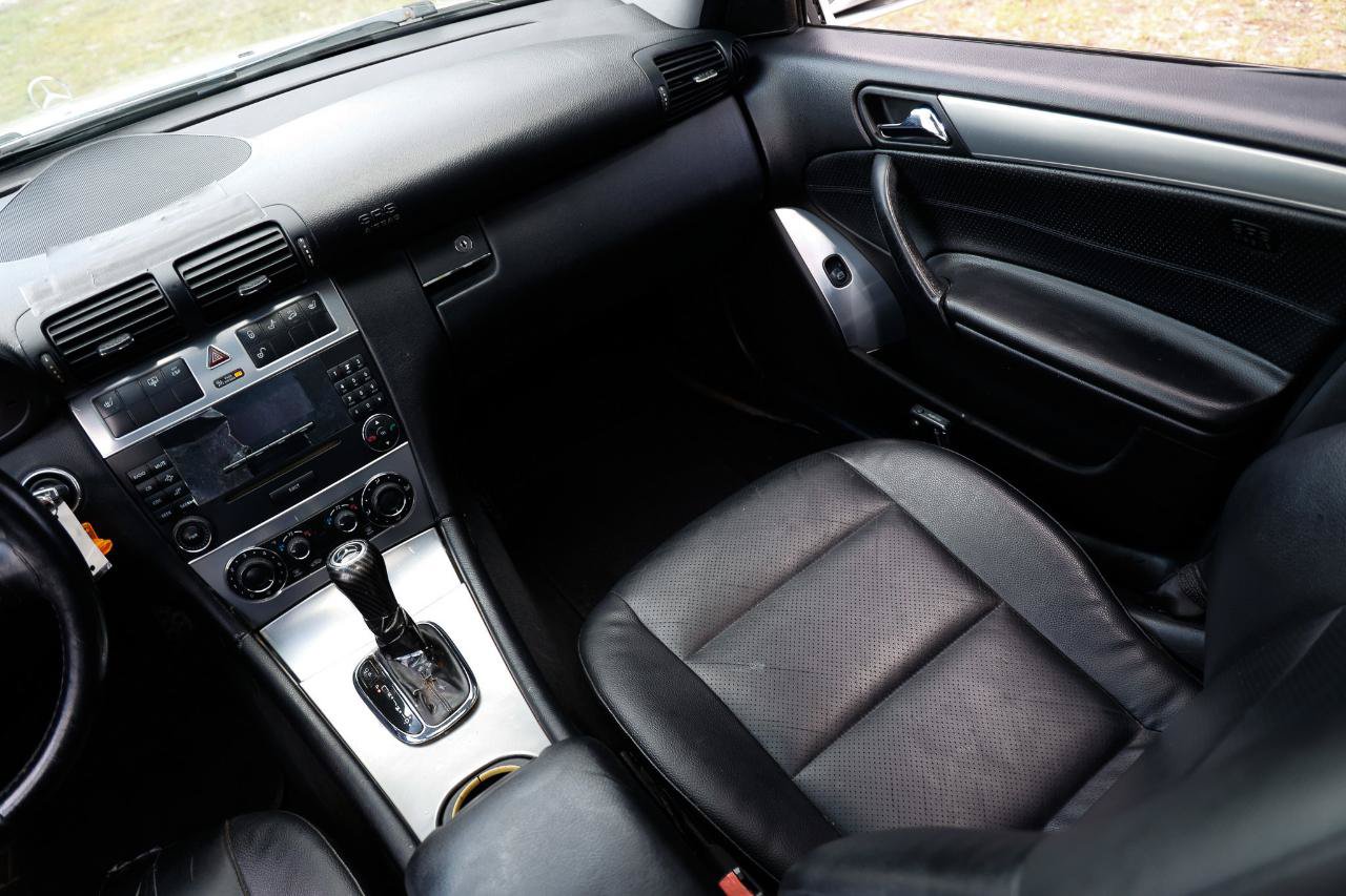 Used 2005 Mercedes-Benz C 230 Sedan image 21