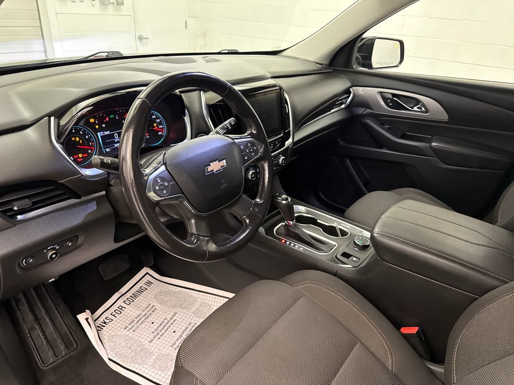 Used 2019 Chevrolet Traverse LT w/ LPO, Floor Liner Package AWD/4WD image 9