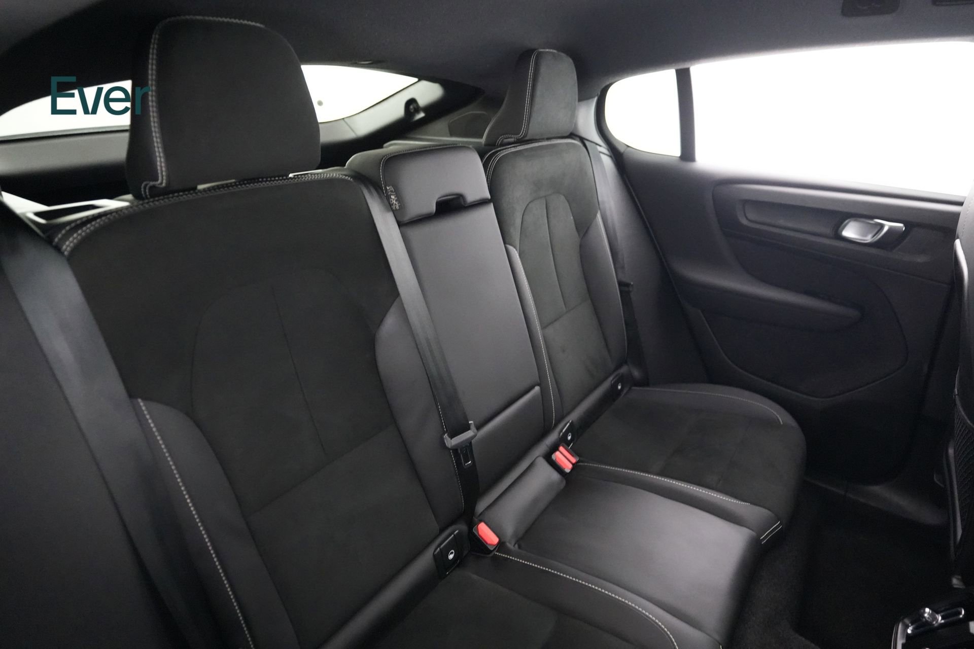 Used 2023 Volvo C40 P8 Recharge Plus image 5