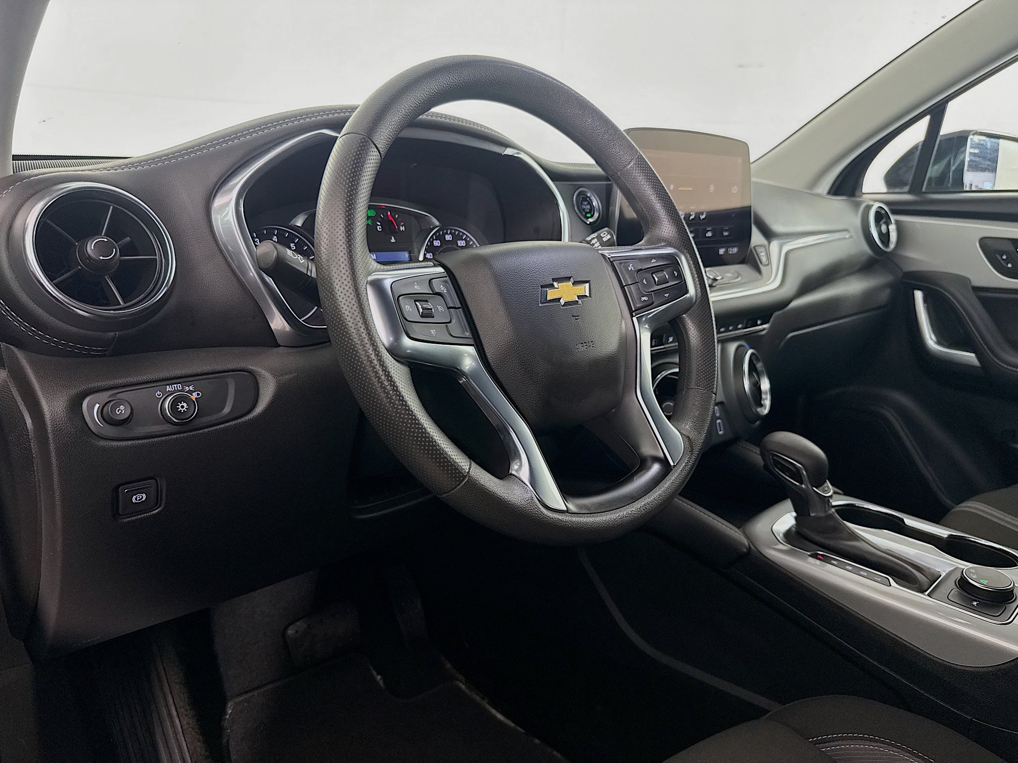 Used 2024 Chevrolet Blazer LT FWD image 21