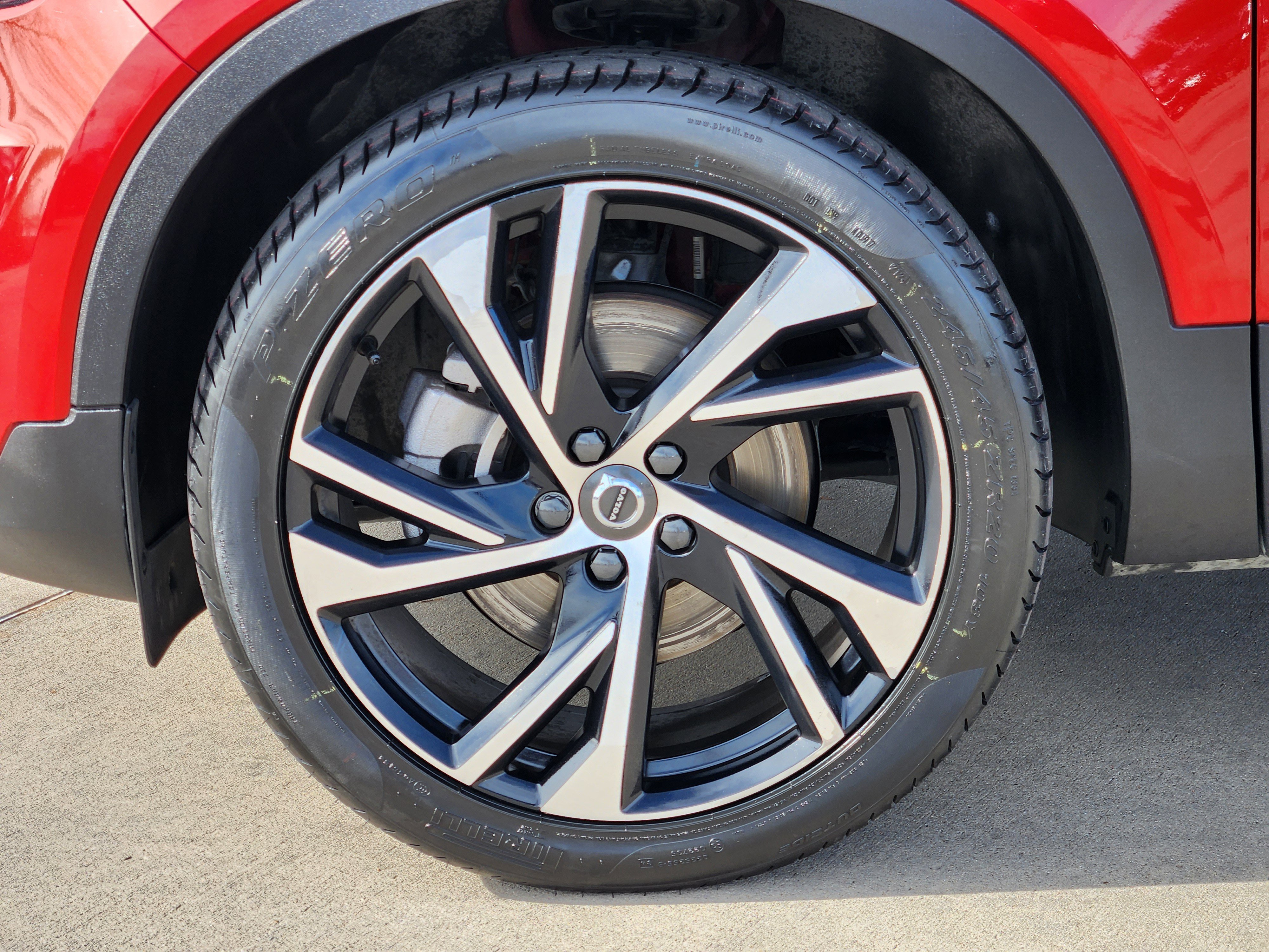 Used 2020 Volvo XC40 T5 R-Design w/ Protection Package Premier image 14