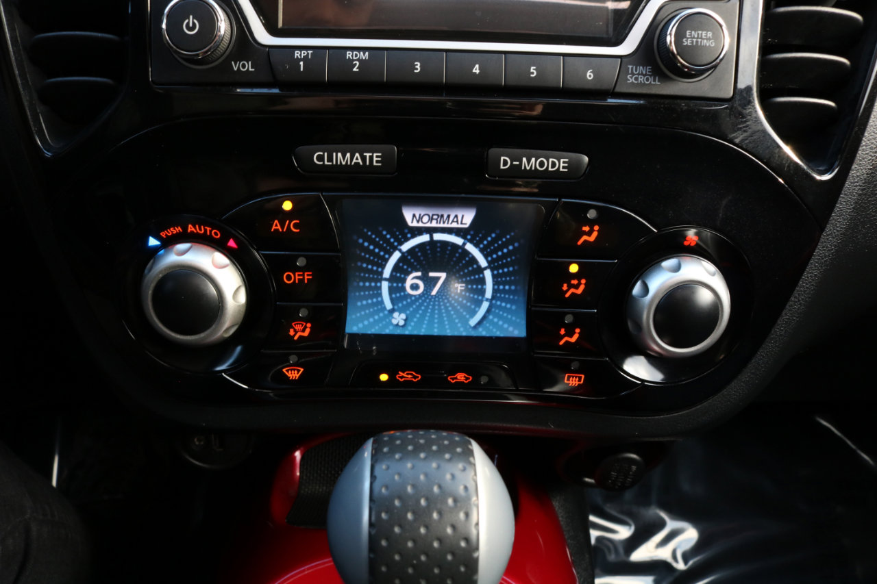 Used 2015 Nissan Juke SV w/ Cold Weather Package image 28