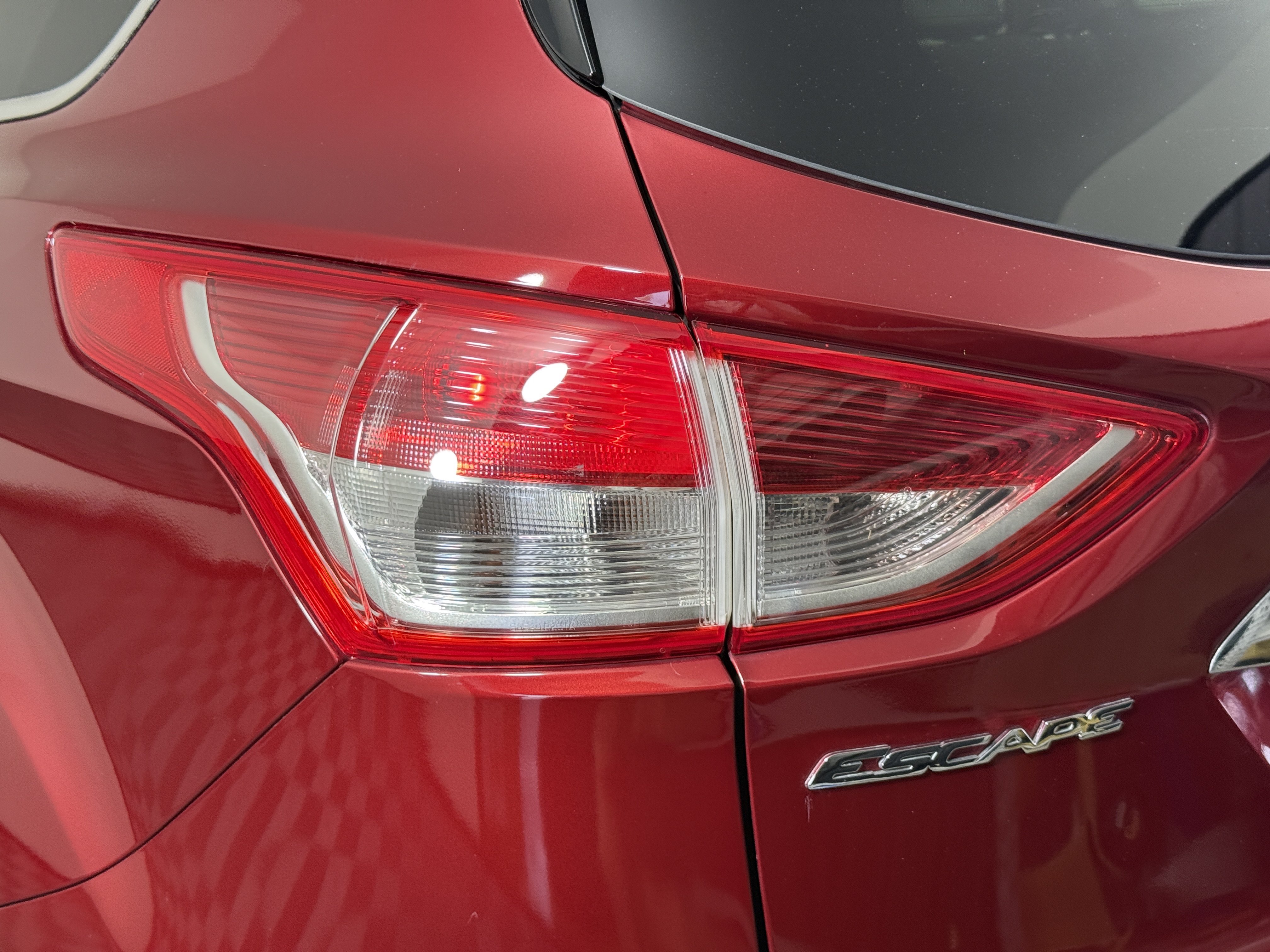 Used 2014 Ford Escape SE w/ SE Chrome Package FWD image 8
