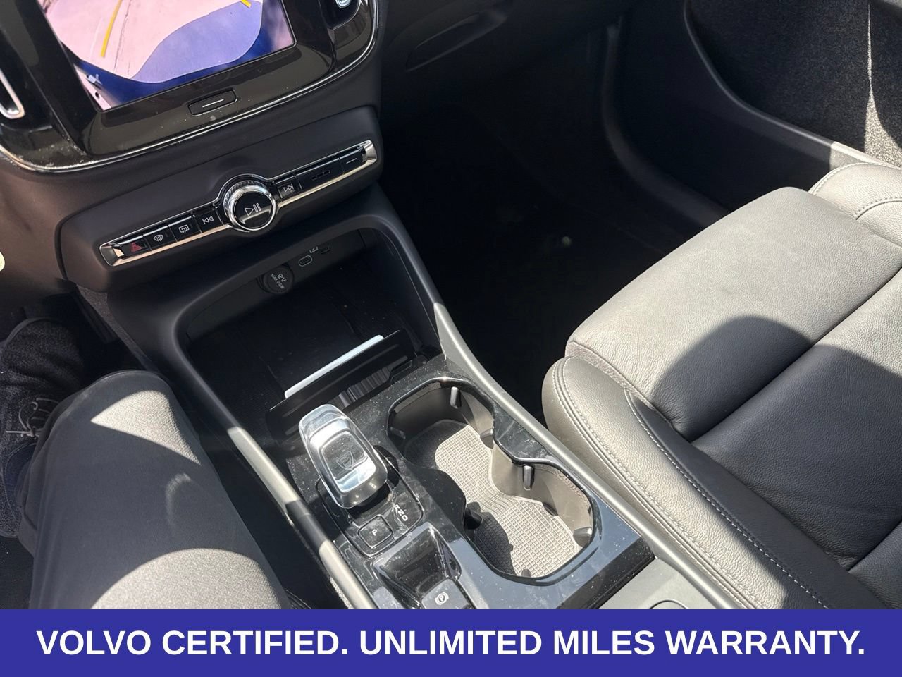 Certified 2024 Volvo XC40 B5 Ultimate w/ Protection Package Premier AWD/4WD image 28