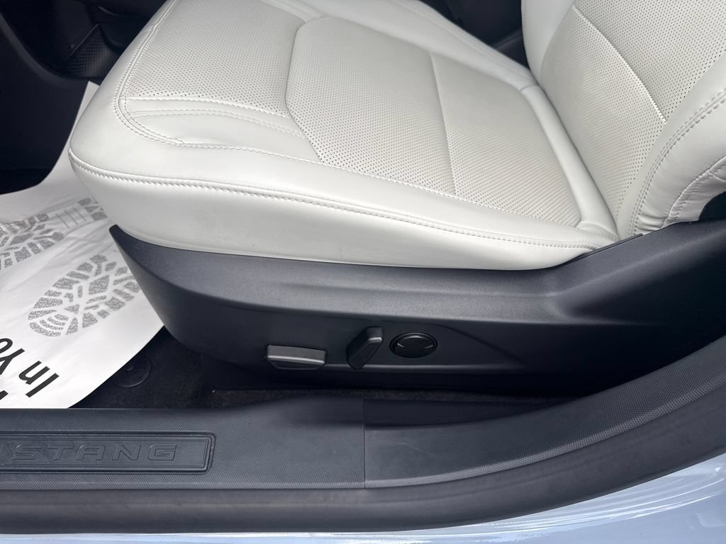 Used 2025 Ford Mustang Mach-E Premium AWD/4WD image 19