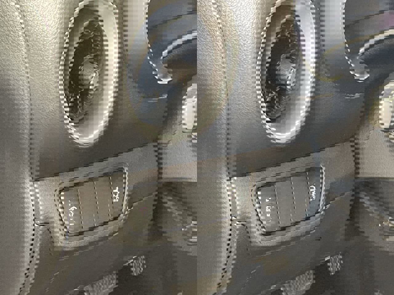 Used 2024 Kia Forte LXS image 13