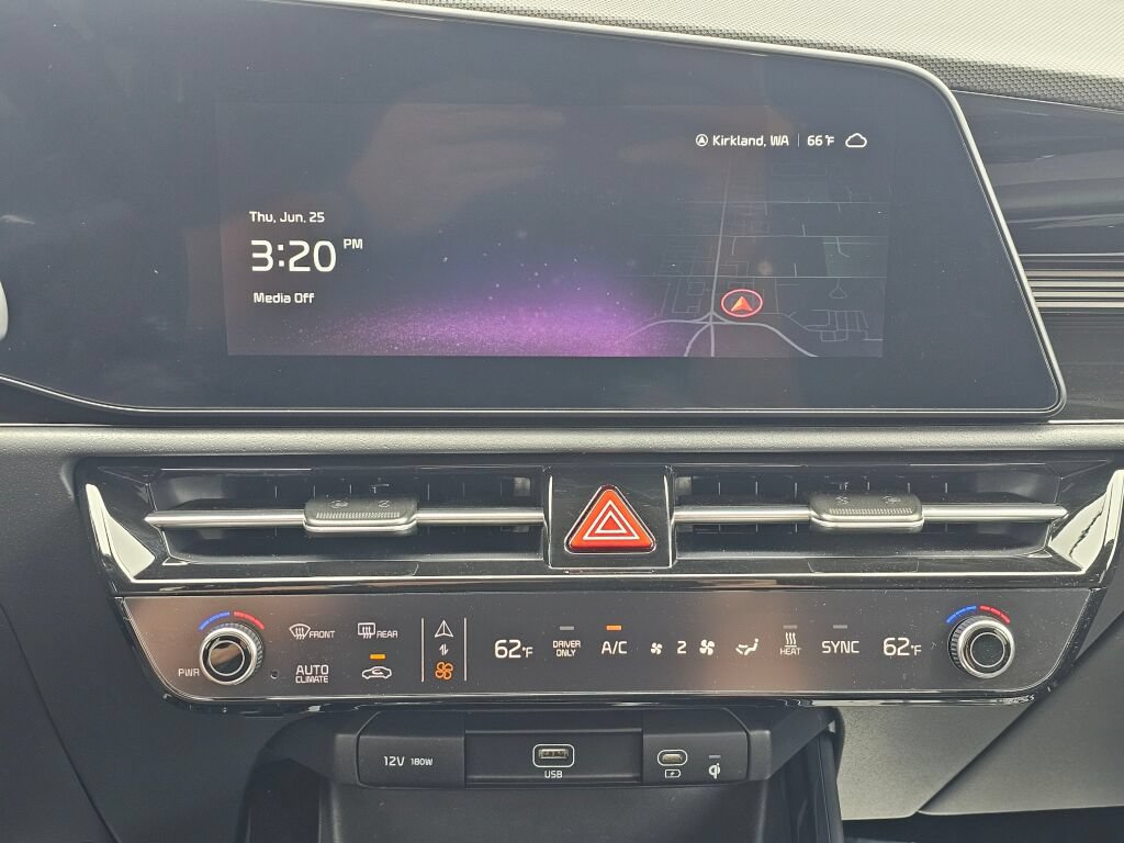 Certified 2025 Kia Niro Wind FWD image 13