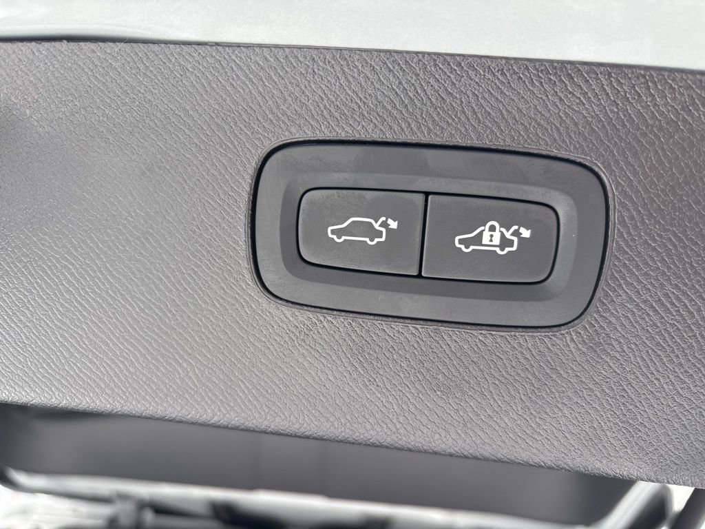 New 2026 Volvo XC90 B6 Plus w/ Protection Package Premier image 49