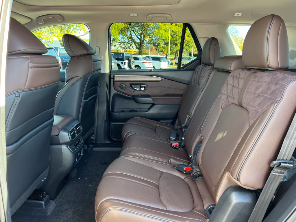 New 2026 Honda Pilot Elite image 4