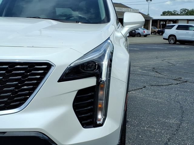 Certified 2023 Cadillac XT4 Luxury w/ Cold Weather Package FWD image 9