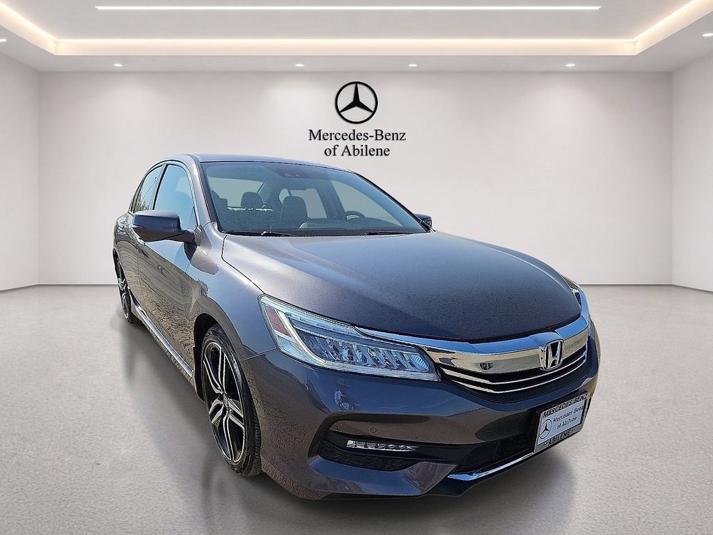 Used 2017 Honda Accord Touring image 11
