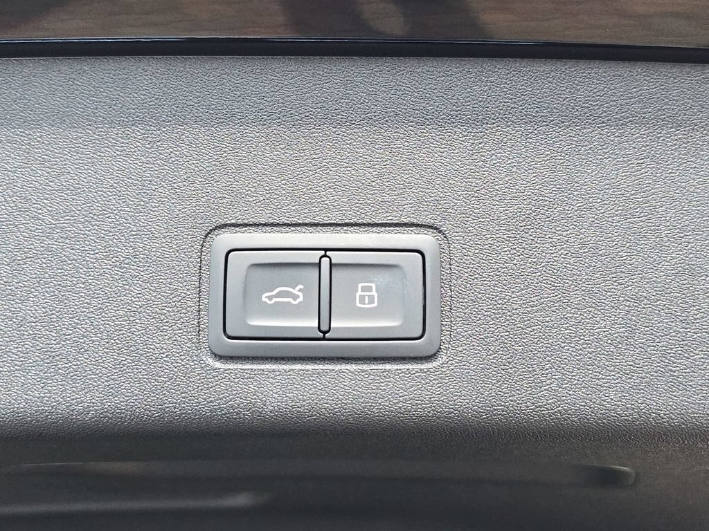 New 2026 Audi Q3 quattro 2.0T AWD/4WD image 13