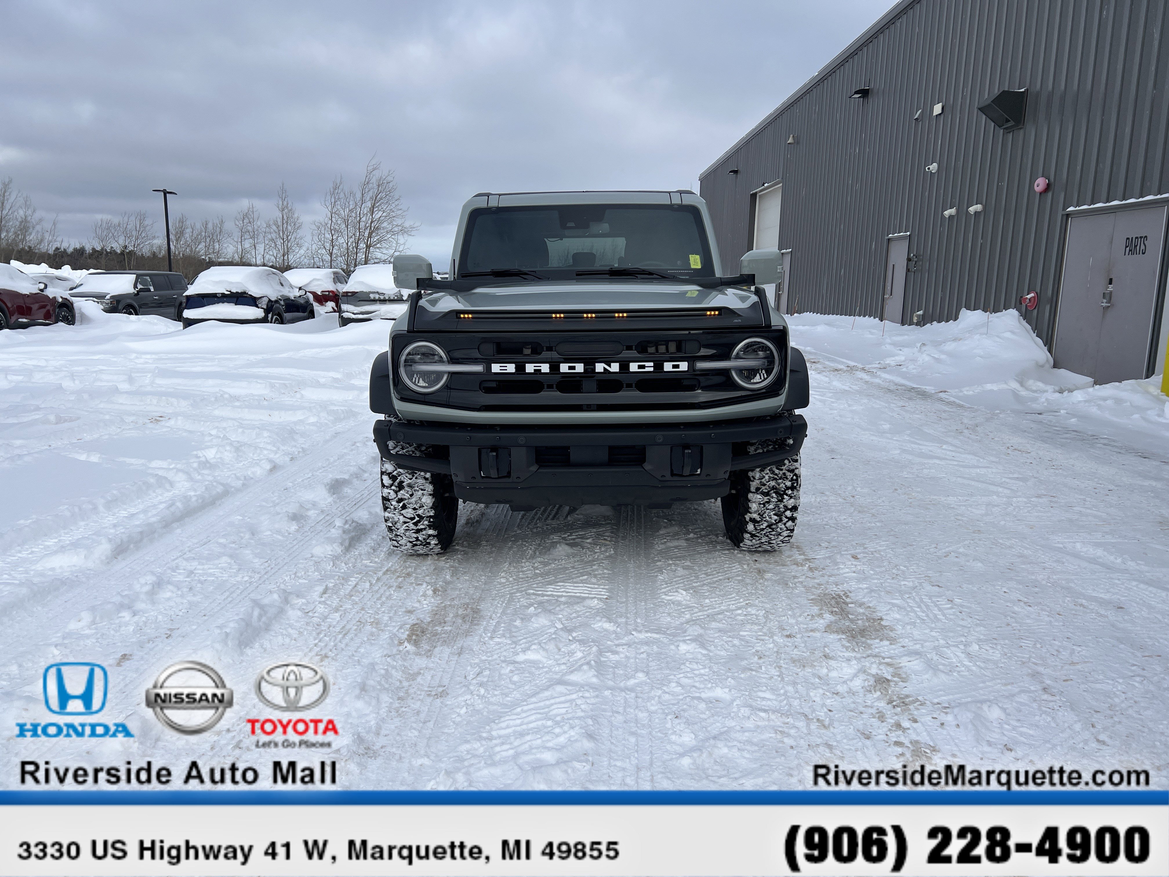 Used 2024 Ford Bronco Outer Banks image 2