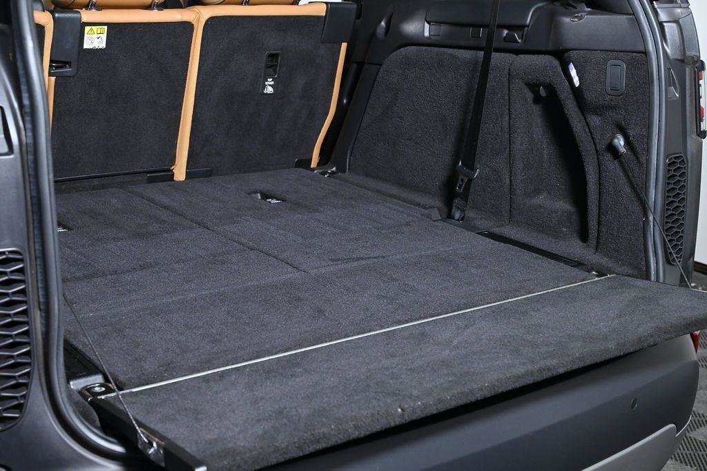 Used 2019 Land Rover Discovery HSE image 35