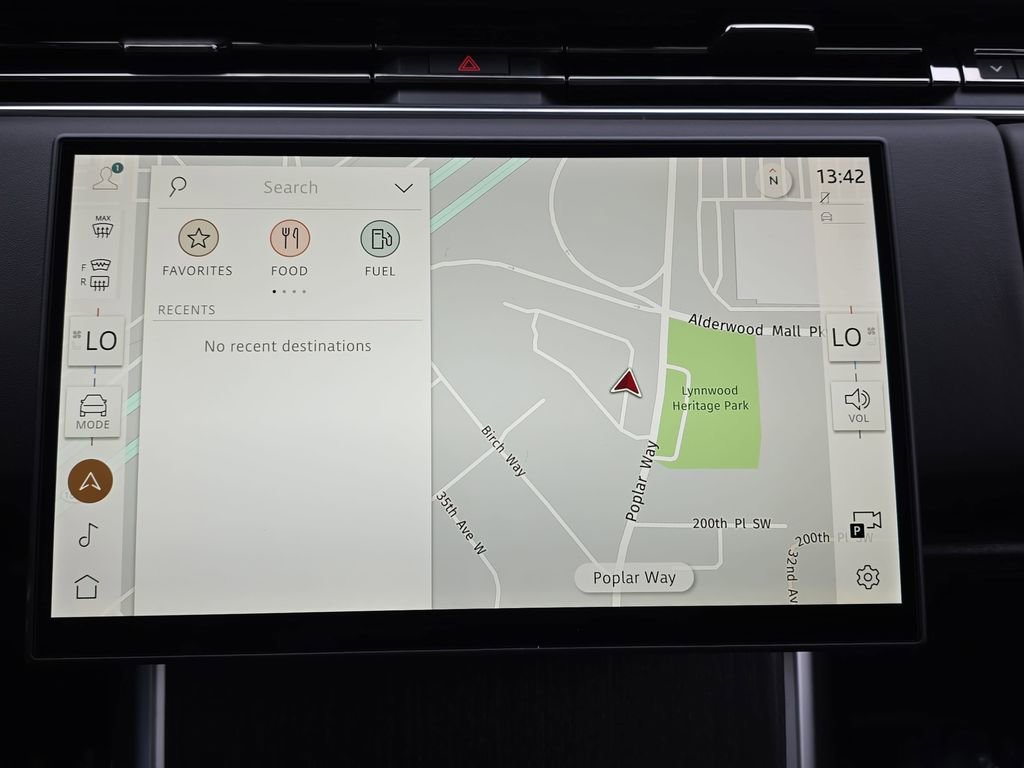 New 2025 Land Rover Range Rover Long Wheelbase SE image 22