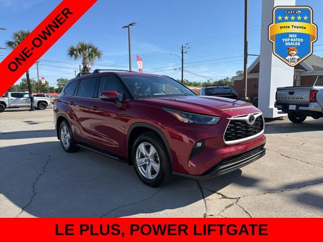 Used 2022 Toyota Highlander LE FWD image 3