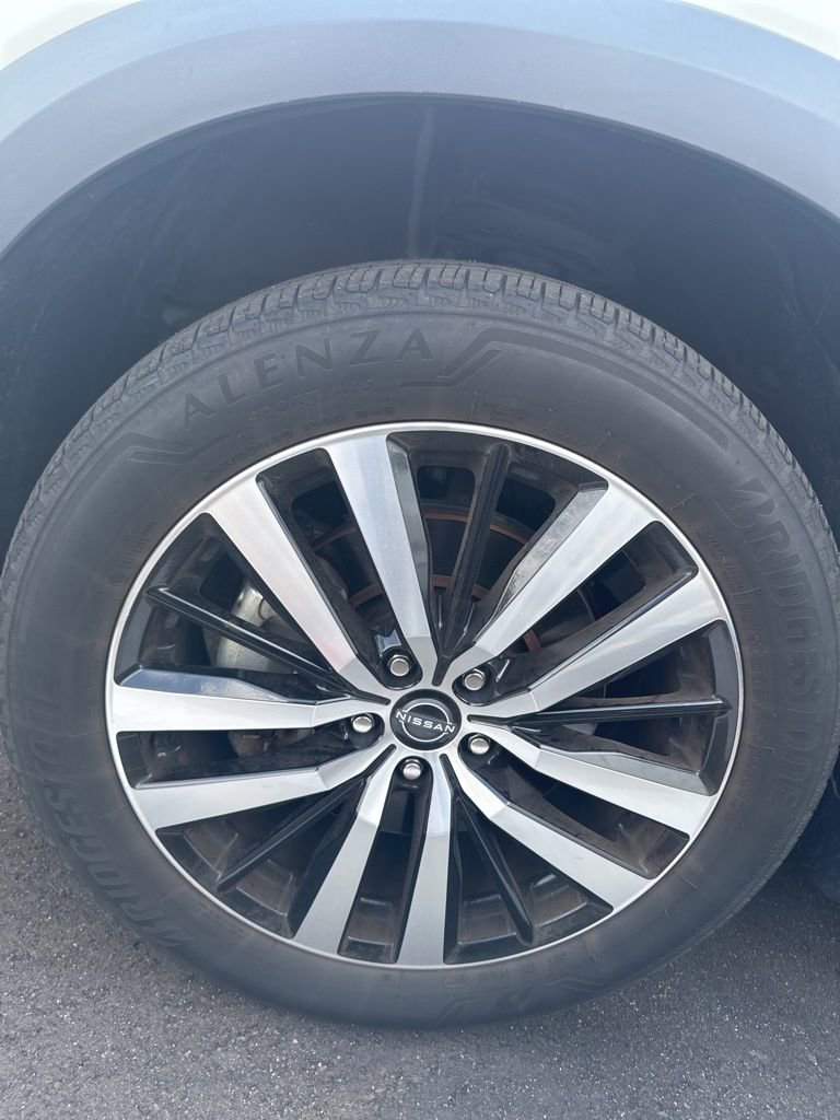 Used 2023 Nissan Pathfinder Platinum FWD image 10