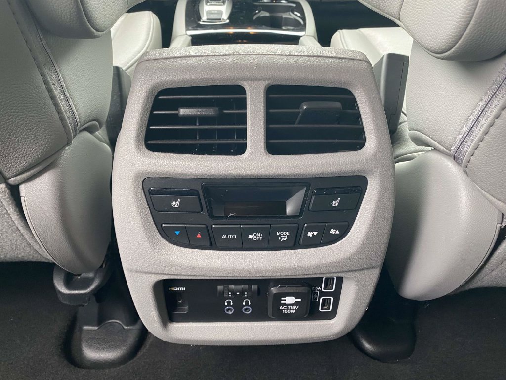 Used 2019 Honda Pilot Touring image 11