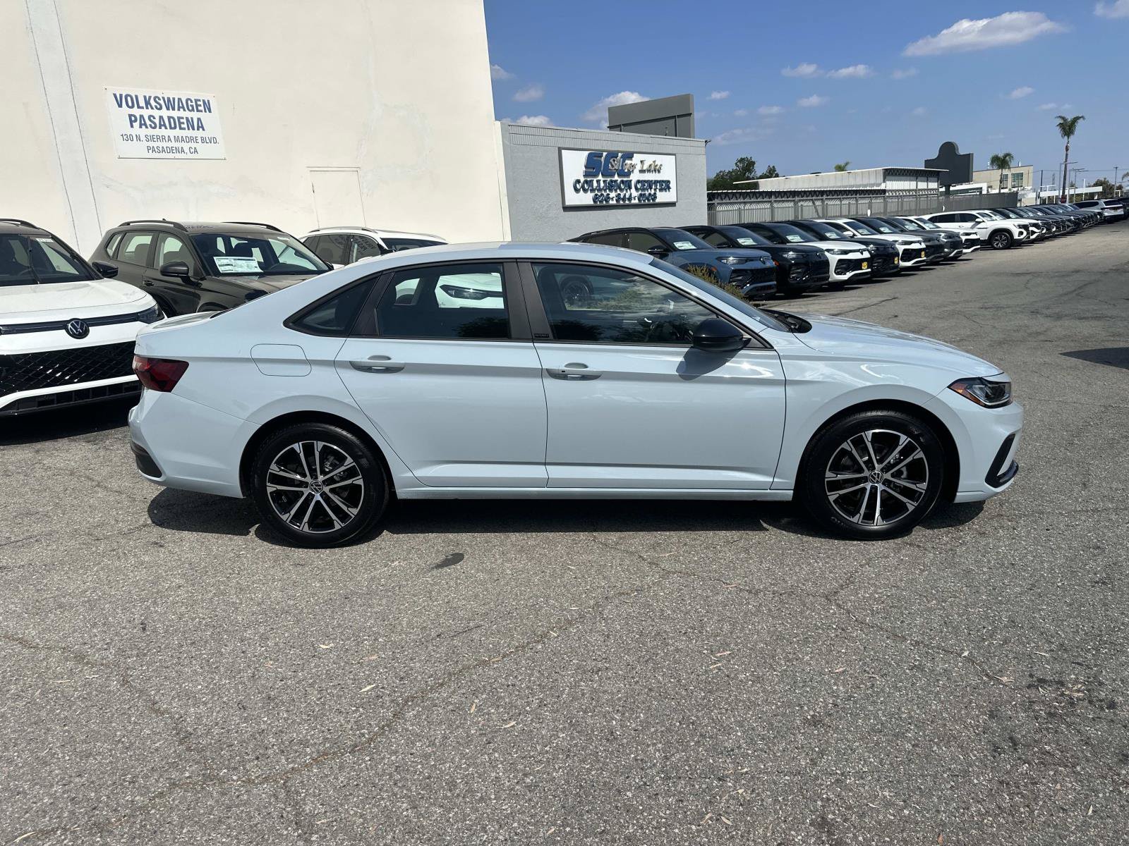 New 2027 Volkswagen Jetta Sport FWD image 3