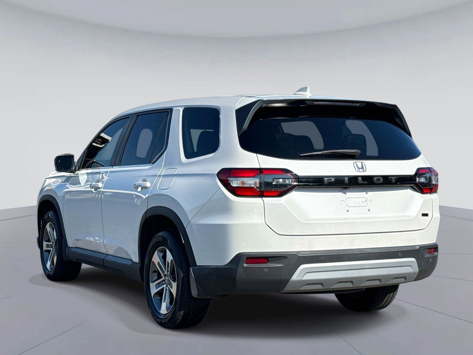 Used 2023 Honda Pilot EX-L image 5