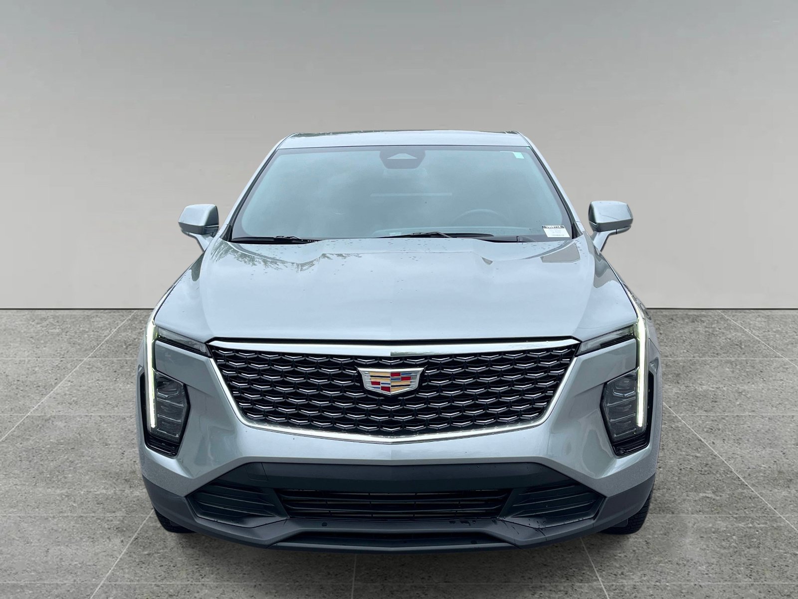 Used 2024 Cadillac XT4 Luxury w/ Trailering Package FWD image 8