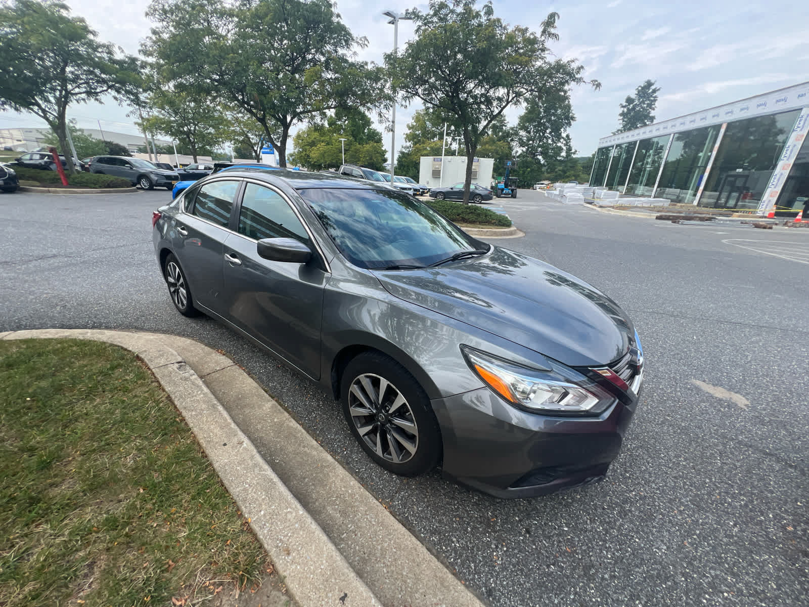 Used 2017 Nissan Altima 2.5 SV FWD image 9