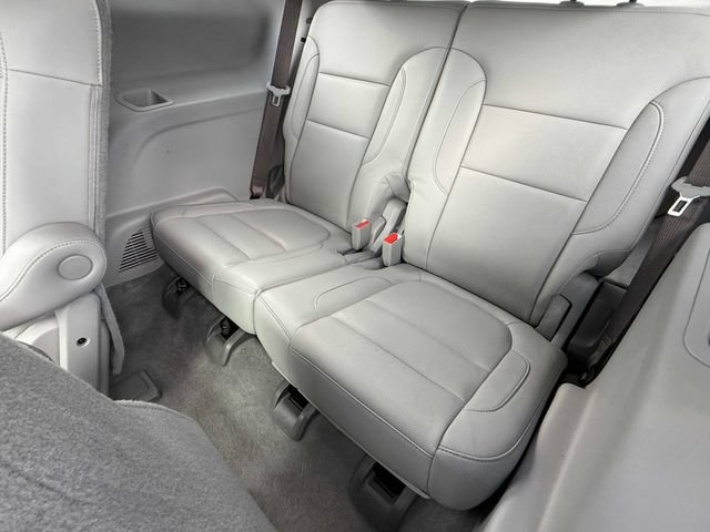 Used 2019 GMC Acadia SLT FWD image 17