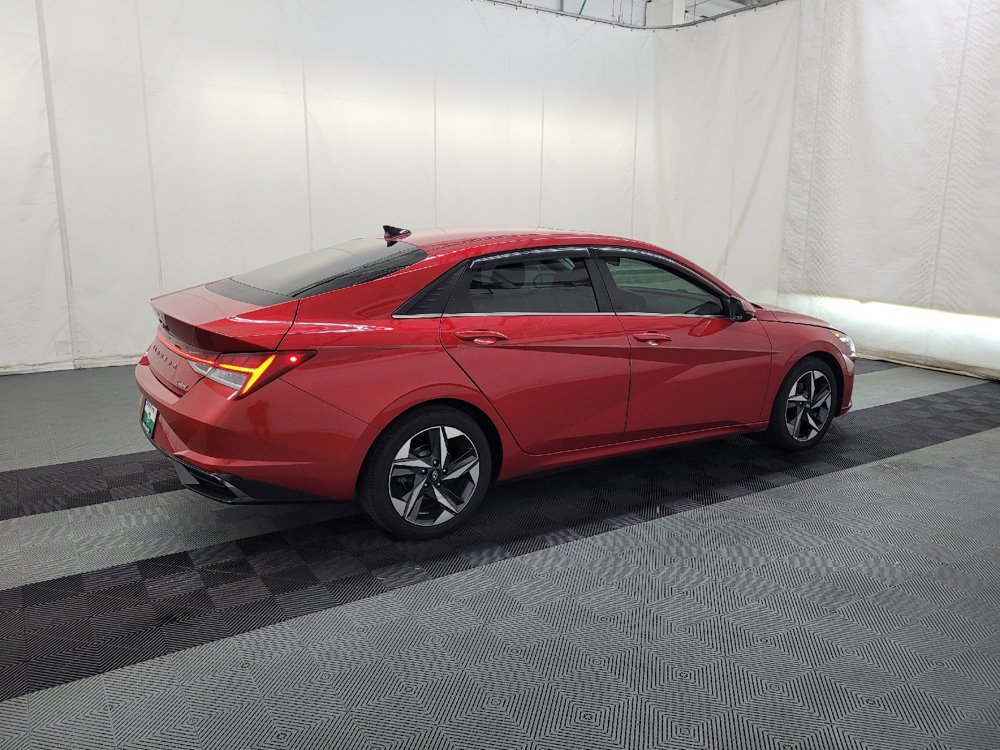 Used 2023 Hyundai Elantra Limited w/ Preferred Accessory Package FWD image 10