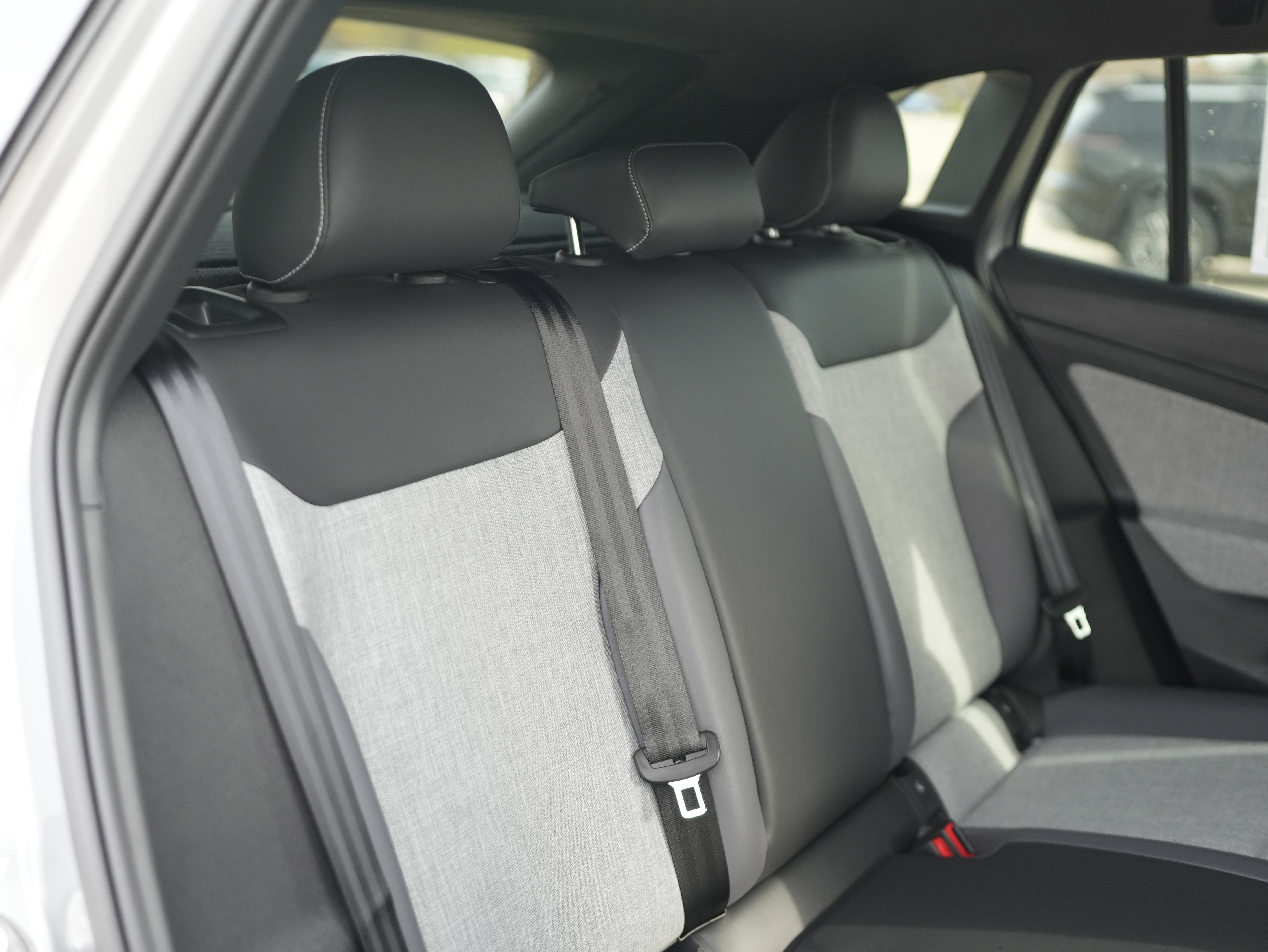 New 2025 Volkswagen ID.4 Pro image 24
