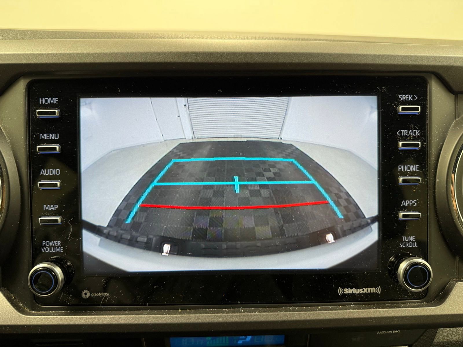 Used 2022 Toyota Tacoma TRD Off-Road image 17