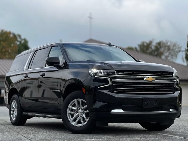 Used 2023 Chevrolet Suburban LT AWD/4WD image 3