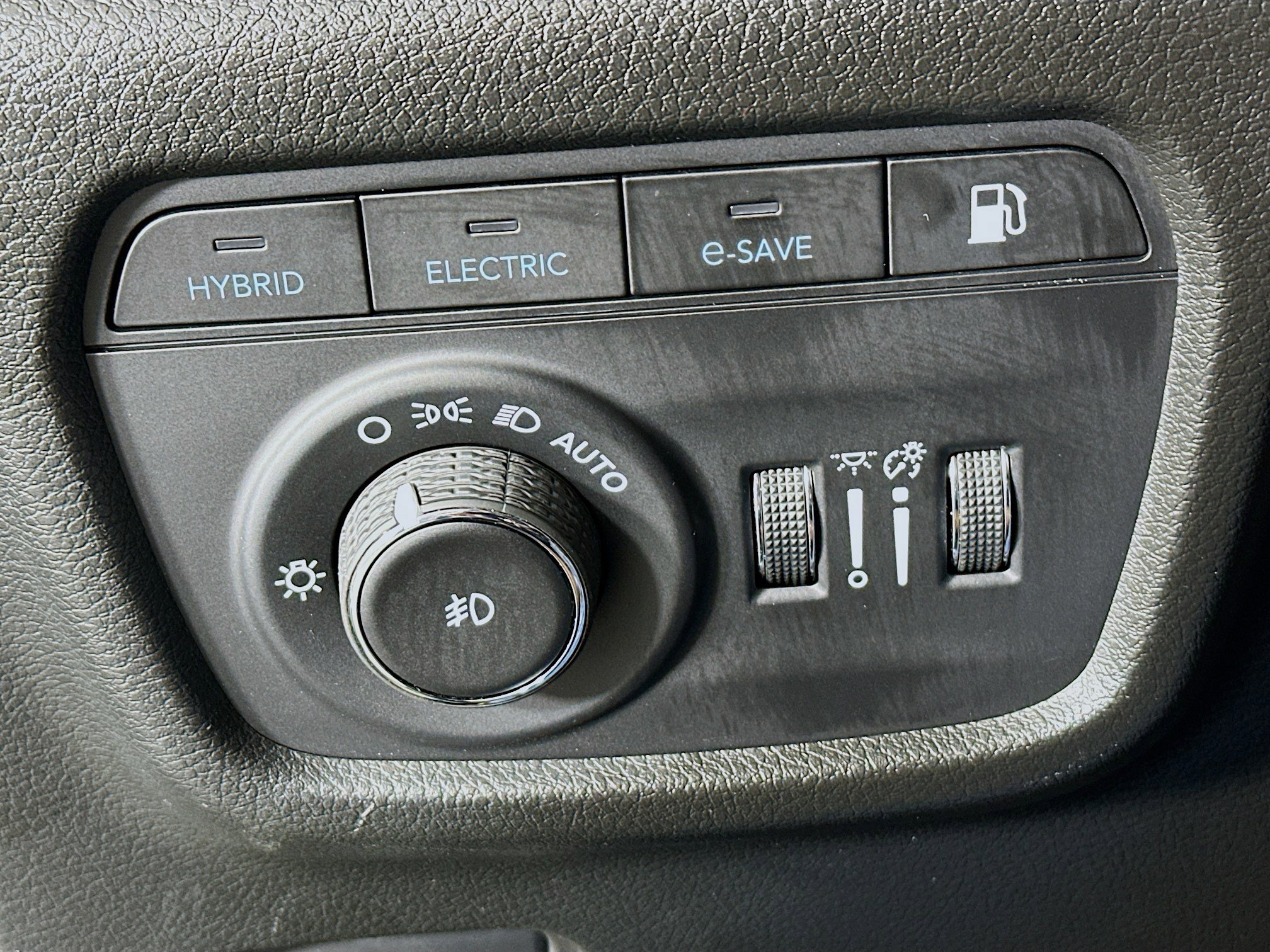 Used 2023 Jeep Grand Cherokee Summit w/ Advanced Protech Group IV image 17