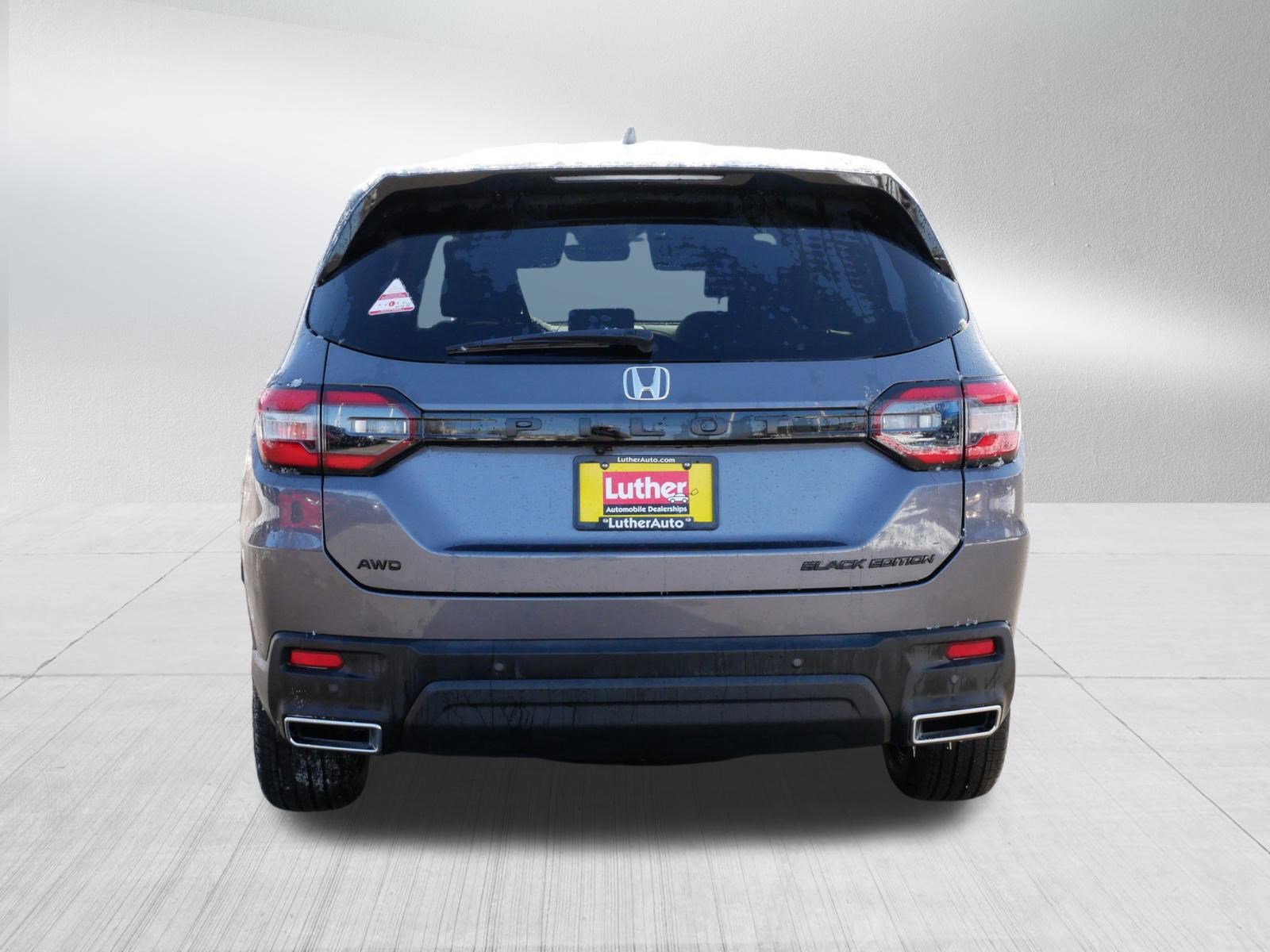 Certified 2025 Honda Pilot Black Edition image 6
