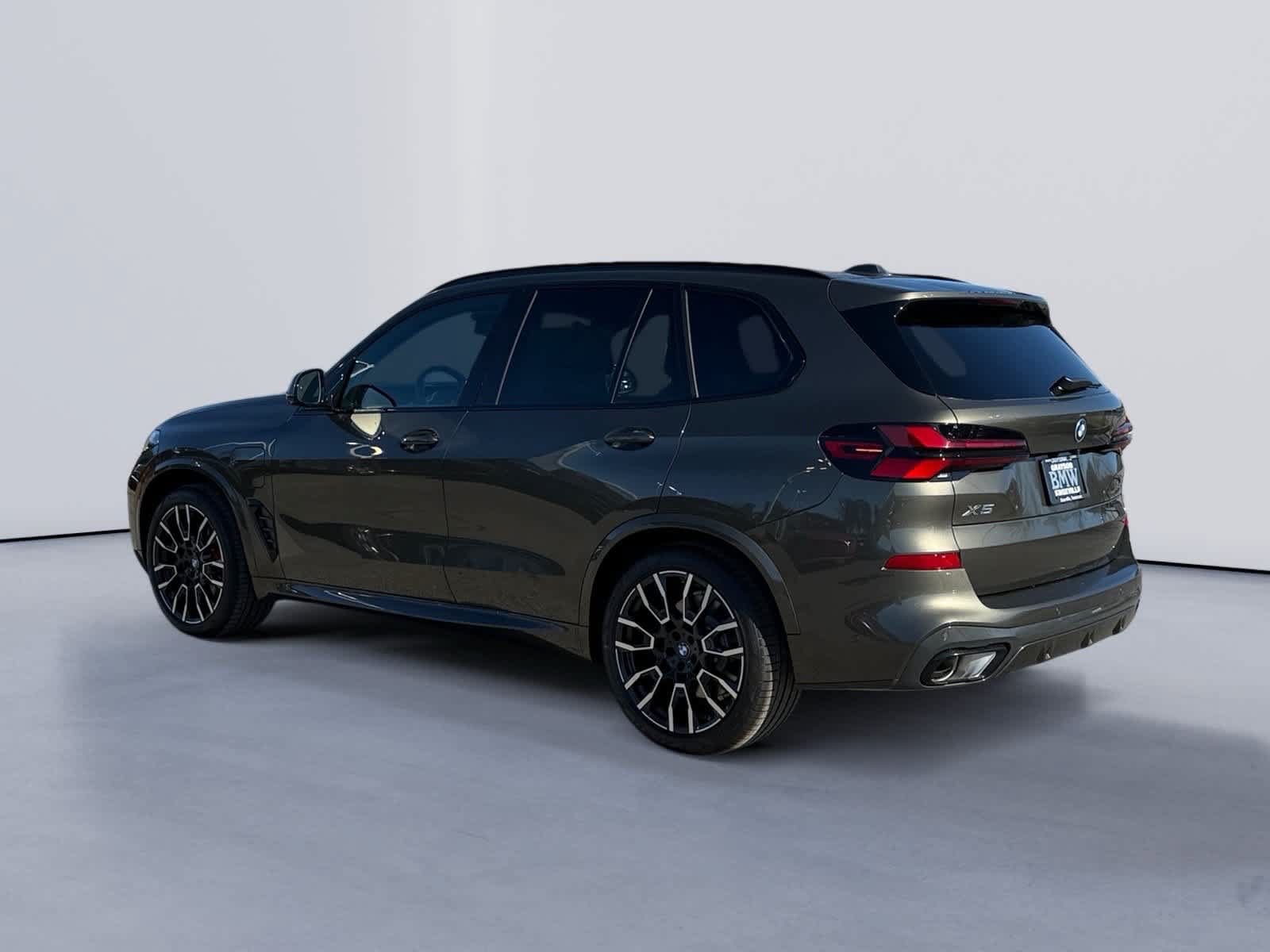 New 2026 BMW X5 xDrive50e w/ Executive Package AWD/4WD image 5