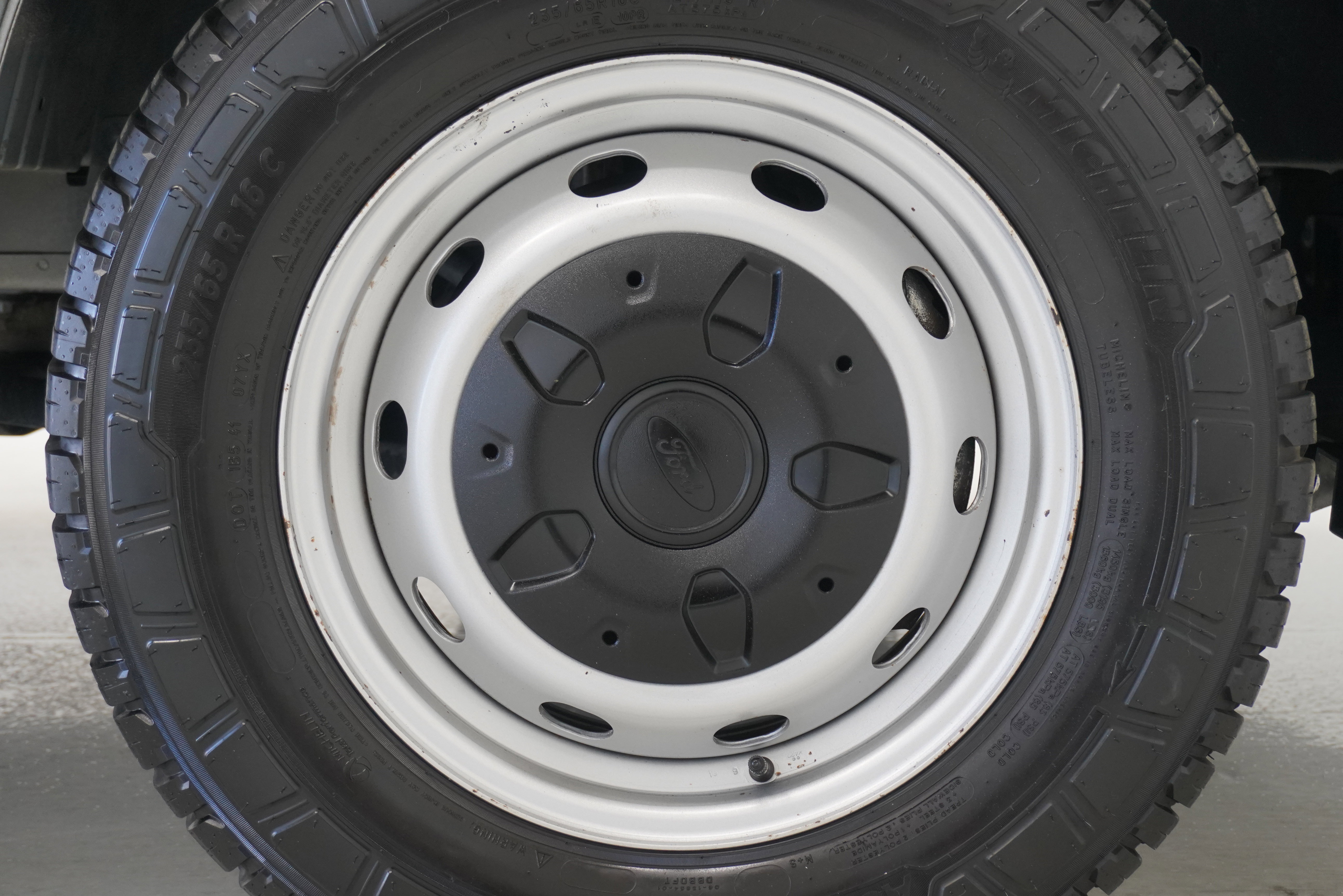 Used 2020 Ford Transit 250 Medium Roof w/ Load Area Protection Package image 19