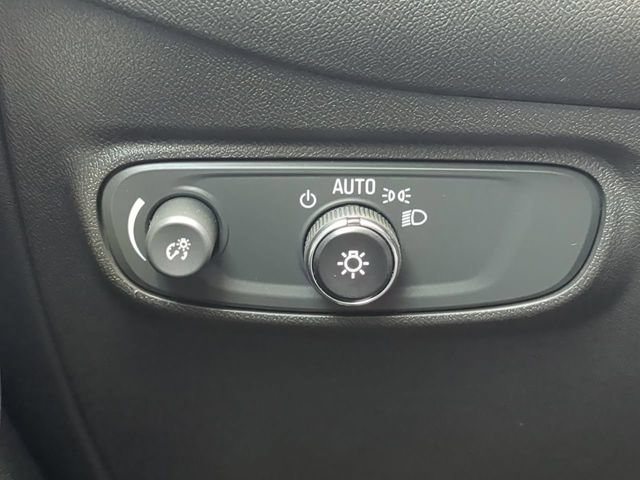 Used 2023 Chevrolet Equinox LS FWD image 25