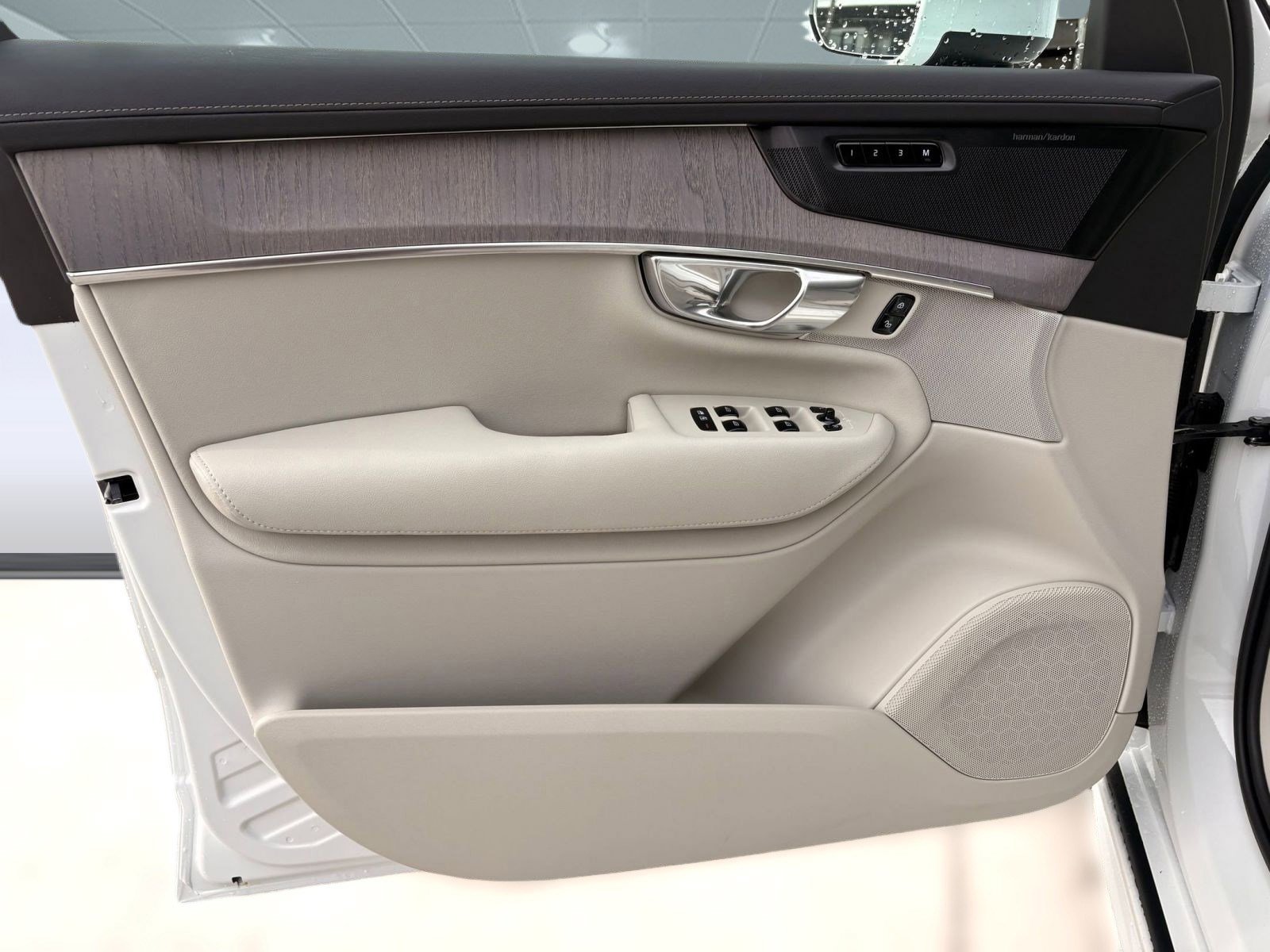 New 2026 Volvo XC90 T8 Ultra image 22