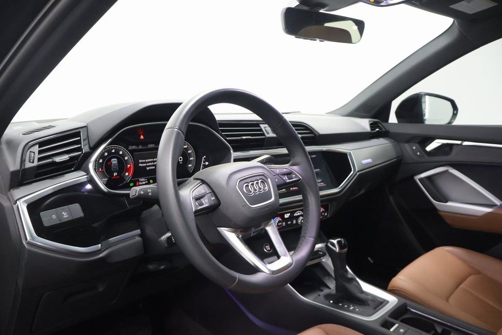 Used 2024 Audi Q3 2.0T Premium Plus w/ Premium Plus Package image 15