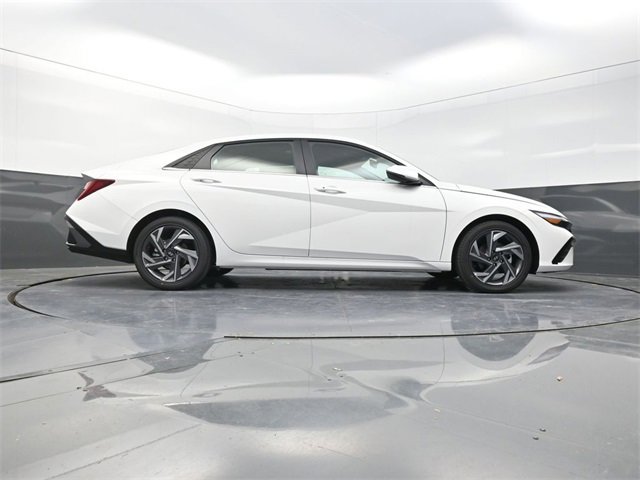 New 2026 Hyundai Elantra Limited image 39