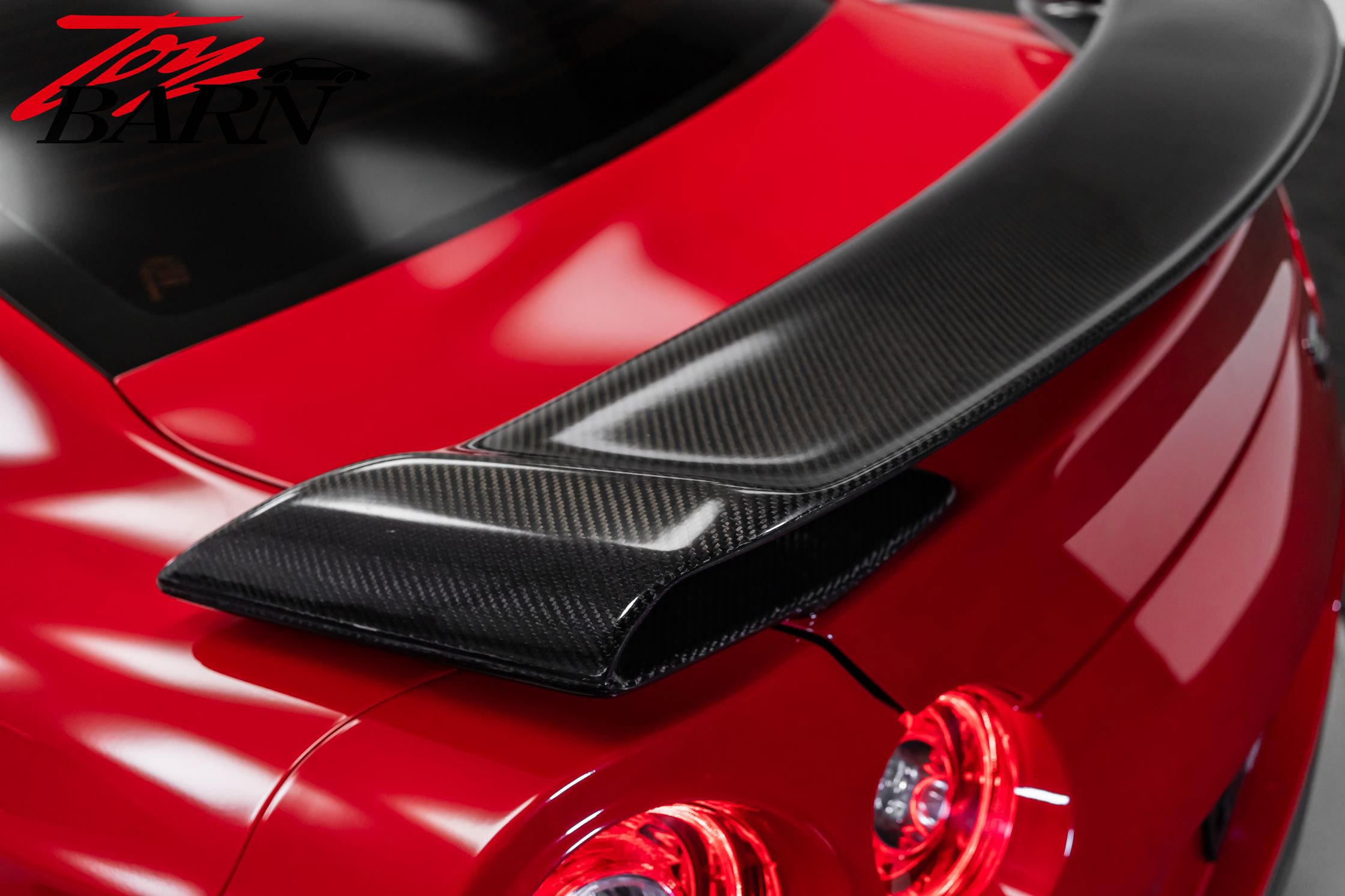 Used 2018 Nissan GT-R Premium image 14