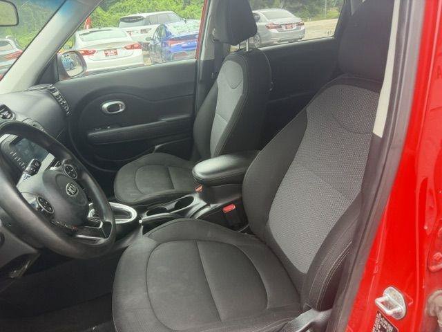 Used 2018 Kia Soul + FWD image 15
